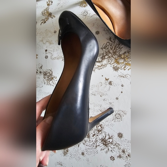 Marc Jacobs Black Pumps Heels Bowl Logo Size 38.5 - Picture 10 of 15